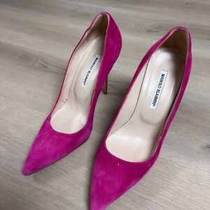 Size 40 magenta Manolo Blahnik pumps